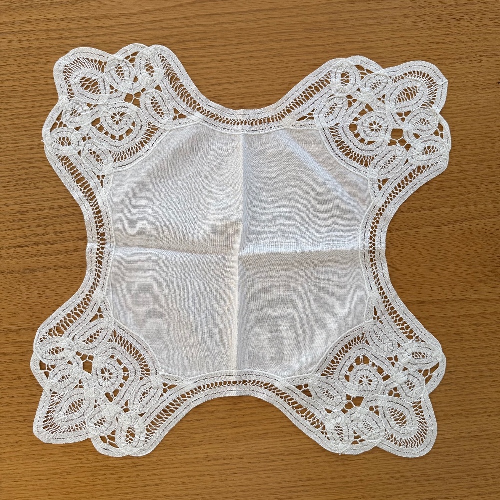 BATTENBURG LACE BREAD BASKET LINER
